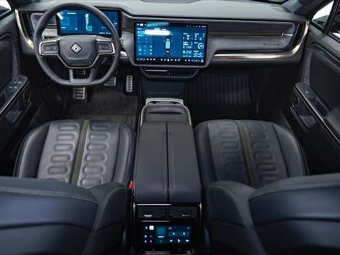 Used 2022 Rivian R1T Adventure image 2