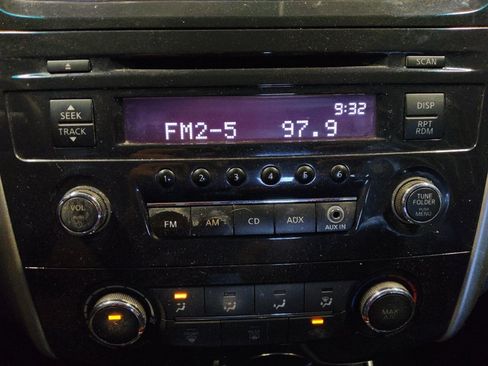 Used 2014 Nissan Altima 2.5 S FWD image 25