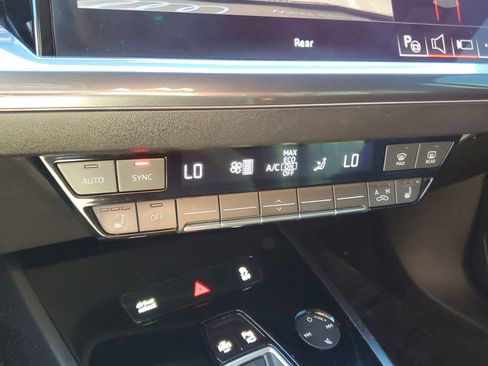 Used 2024 Audi Q4 e-tron Premium Plus w/ Premium Plus image 30