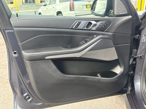 Used 2021 BMW X5 M50i w/ Executive Package image 17