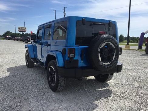 Used 2014 Jeep Wrangler Unlimited Sahara AWD/4WD image 6