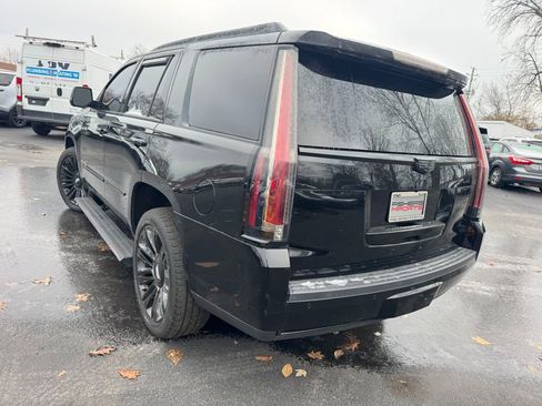 Used 2015 Cadillac Escalade Platinum image 3