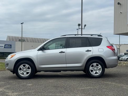 Used 2012 Toyota RAV4 4WD w/ Value Pkg image 2