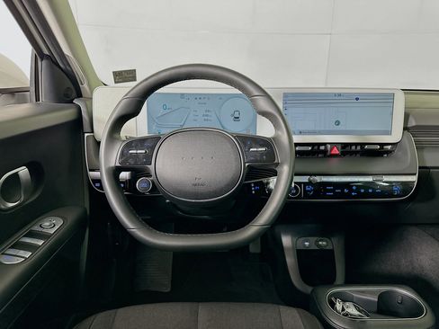 Used 2024 Hyundai Ioniq 5 SE image 17