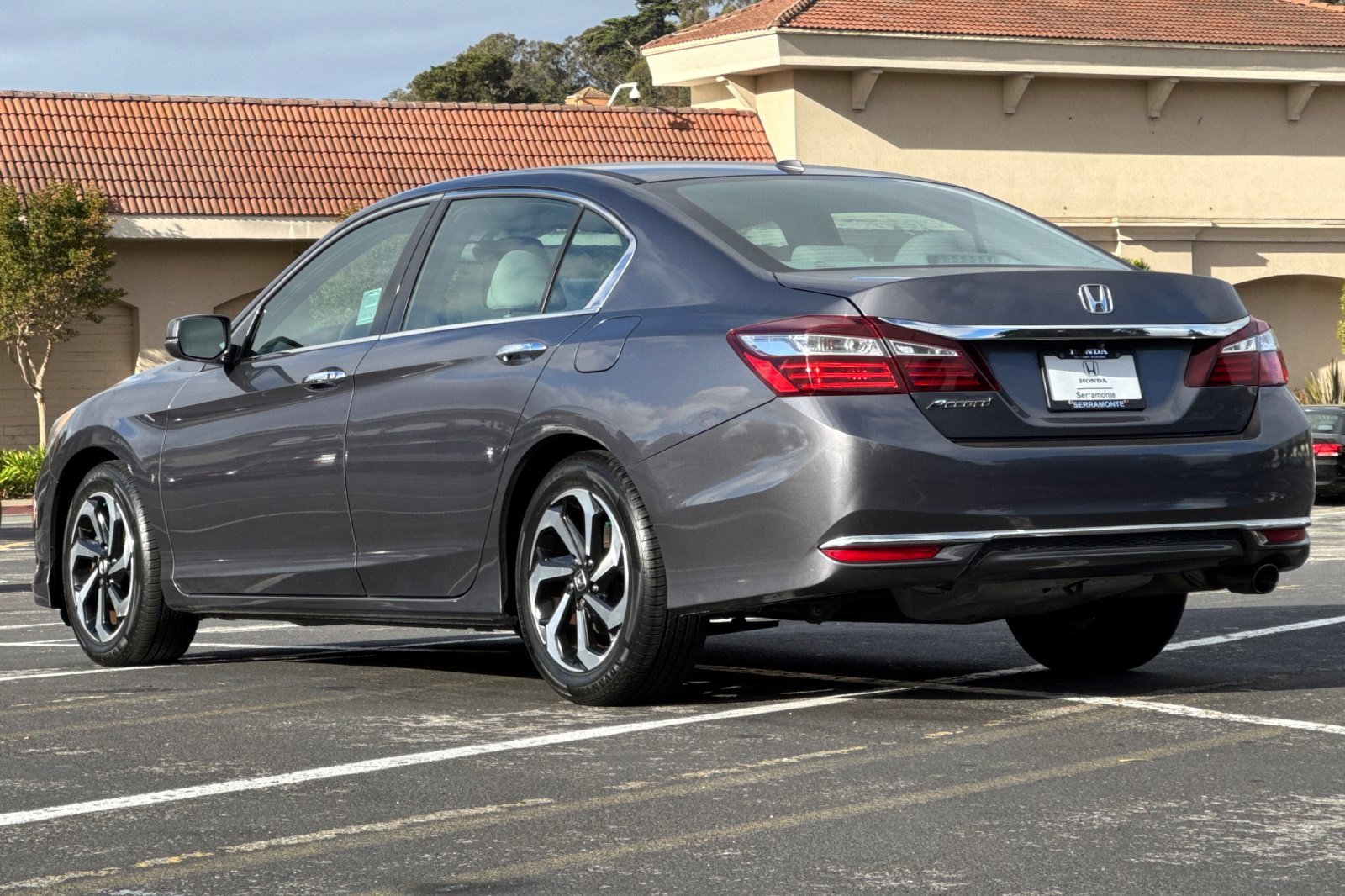 Used 2016 Honda Accord EX-L image 3
