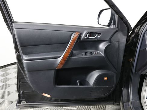 Used 2013 Toyota Highlander Limited image 12