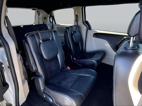 Used 2018 Dodge Grand Caravan SXT FWD image 27