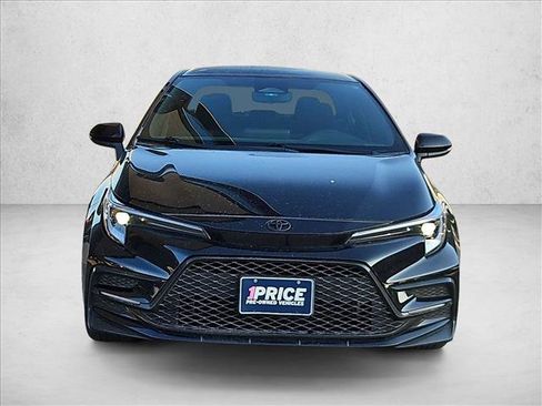 Used 2025 Toyota Corolla SE FWD image 2