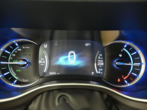 Used 2024 Chrysler Pacifica Select FWD image 11