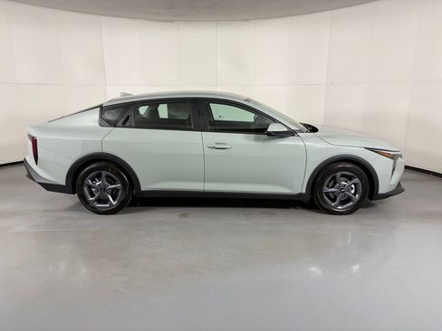 New 2026 Kia K4 LXS image 9