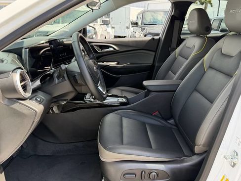 Used 2025 Chevrolet Trax ACTIV w/ Driver Confidence Package FWD image 9