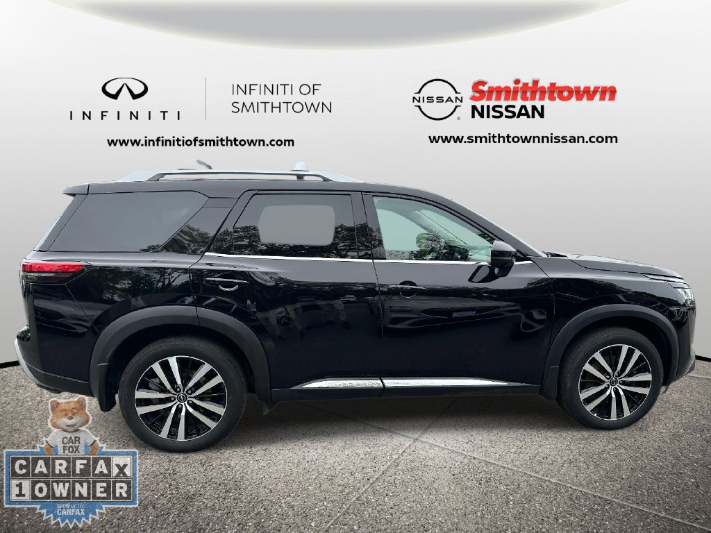 Used 2023 Nissan Pathfinder Platinum w/ Black Appearance Package AWD/4WD image 7