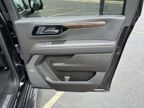 New 2026 Chevrolet Suburban High Country image 27