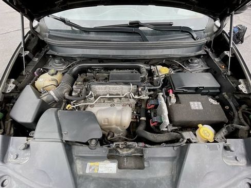 Used 2015 Jeep Cherokee Limited AWD/4WD image 29