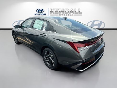 New 2026 Hyundai Elantra Limited FWD image 4