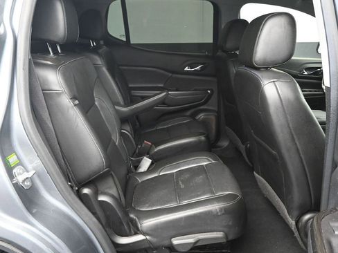 Used 2020 GMC Acadia SLT w/ Driver Alert Package II image 16