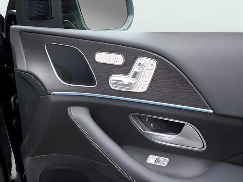 Used 2025 Mercedes-Benz GLE 350 4MATIC image 10