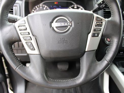 Used 2024 Nissan Titan SV w/ SV Convenience Package image 11