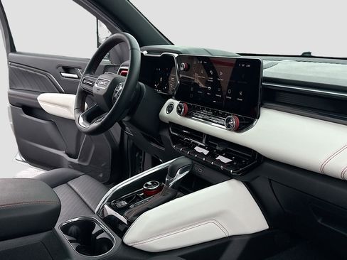 Used 2024 GMC Canyon AT4X image 5