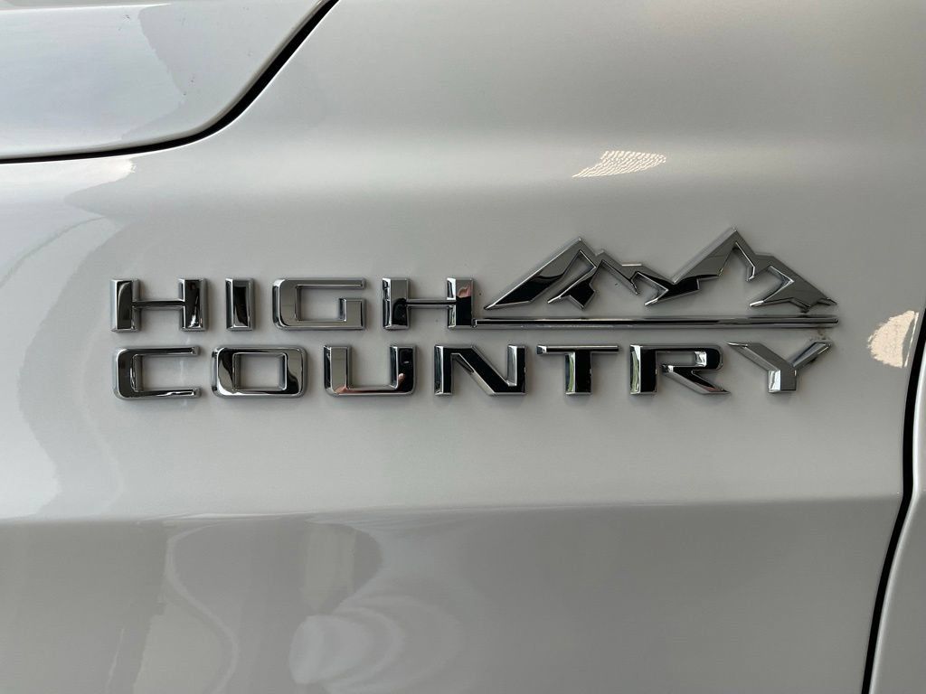Used 2024 Chevrolet Tahoe High Country AWD/4WD image 28