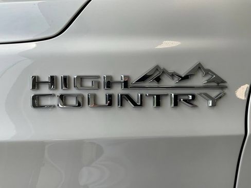 Used 2024 Chevrolet Tahoe High Country AWD/4WD image 28