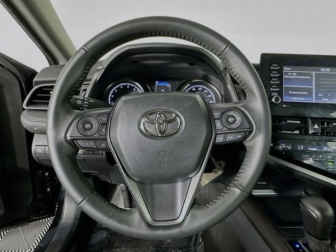 Used 2023 Toyota Camry SE image 15