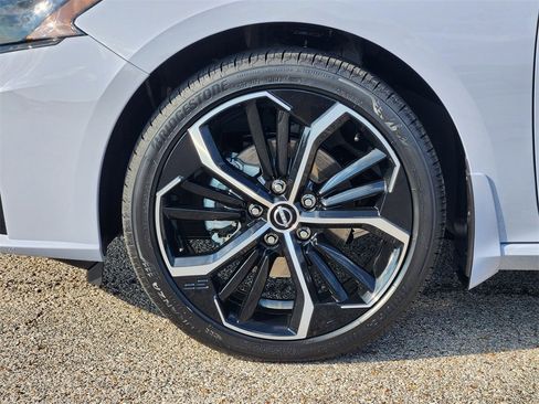 New 2025 Nissan Altima 2.5 SR w/ SR Premium Package image 7