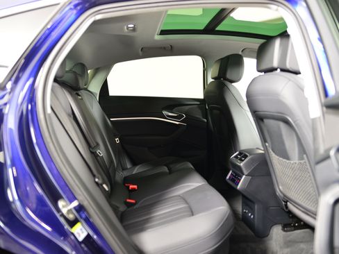 Certified 2022 Audi e-tron Premium image 20