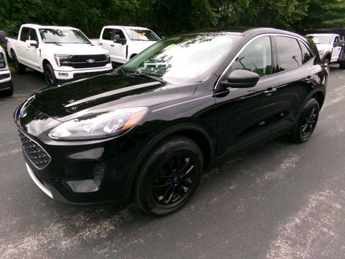 Used 2022 Ford Escape SE w/ Cold Weather Package AWD/4WD image 5