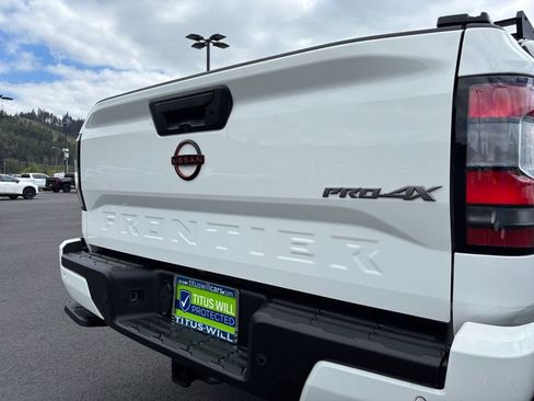 Used 2023 Nissan Frontier PRO-4X w/ Technology Package AWD/4WD image 35