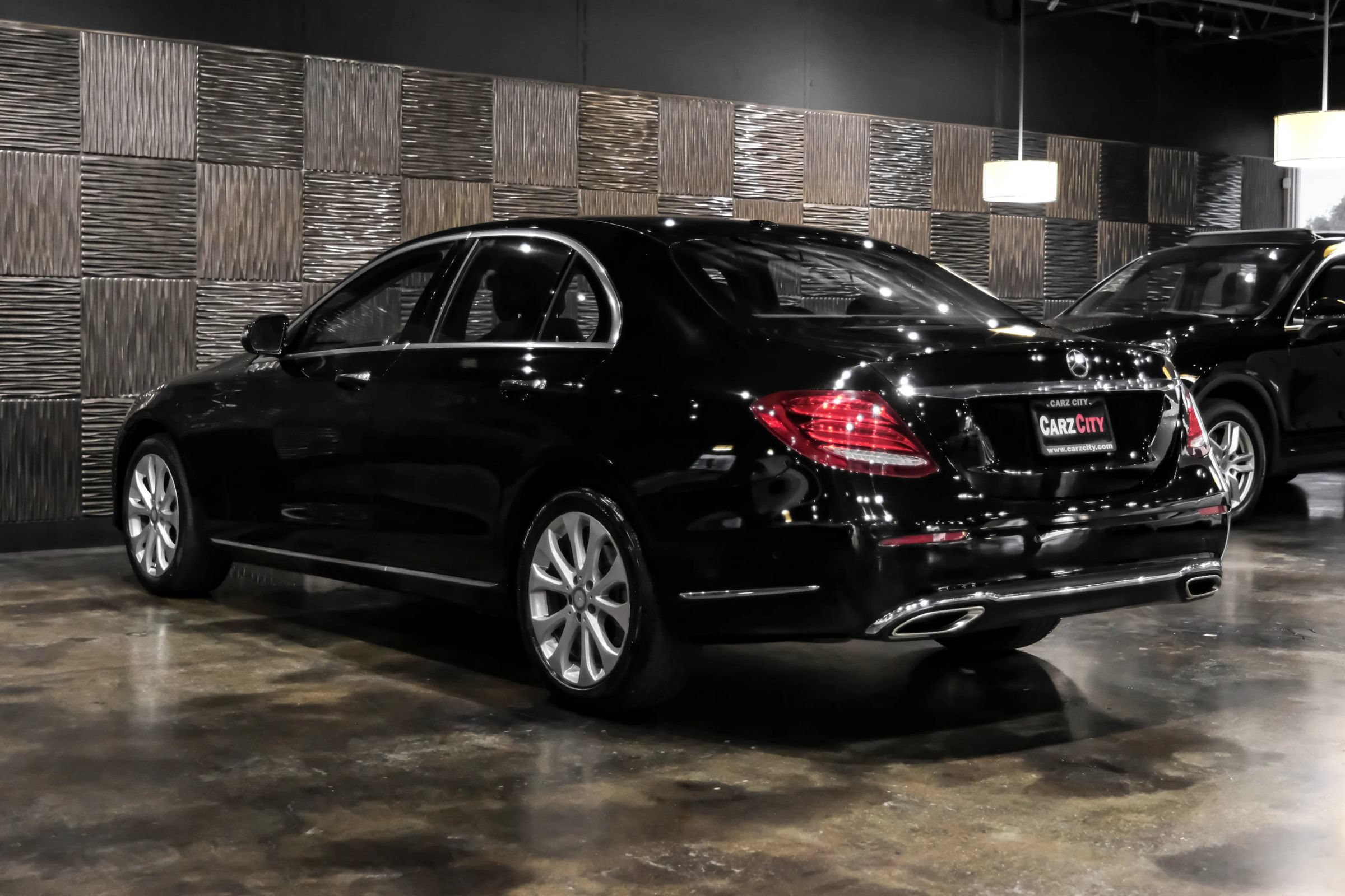 Used 2017 Mercedes-Benz E 300 image 10