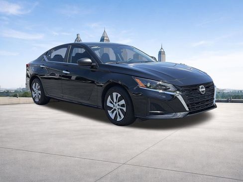 Used 2025 Nissan Altima 2.5 S FWD image 22