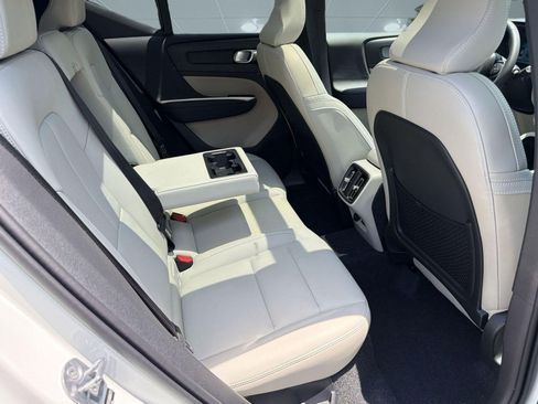 New 2026 Volvo XC40 B5 Ultra w/ Climate Package AWD/4WD image 28
