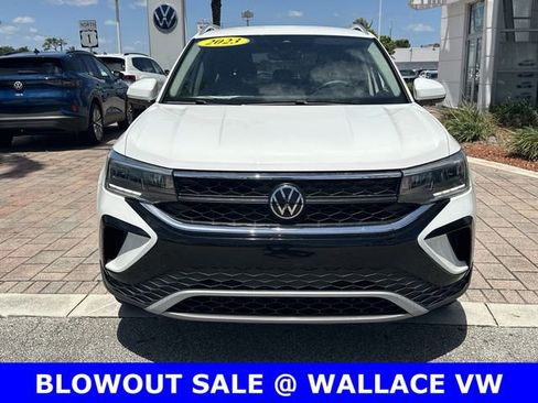 Certified 2023 Volkswagen Taos SE FWD image 4