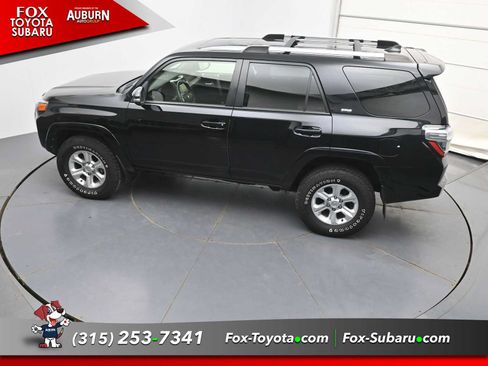 Used 2022 Toyota 4Runner SR5 Premium w/ Moonroof Package AWD/4WD image 35