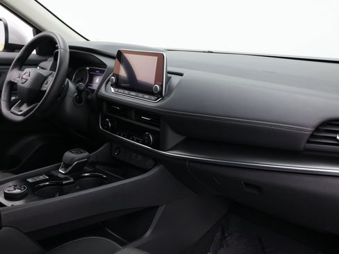 Used 2025 Nissan Rogue SV AWD/4WD image 46