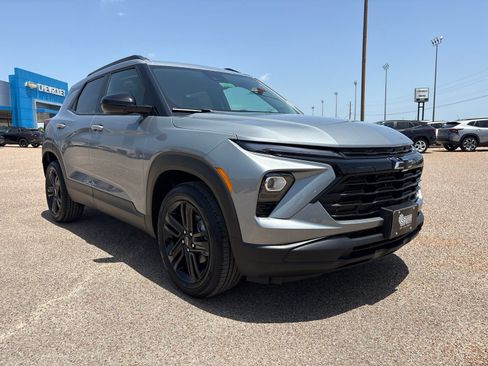 New 2026 Chevrolet TrailBlazer LT w/ Convenience Package FWD image 8