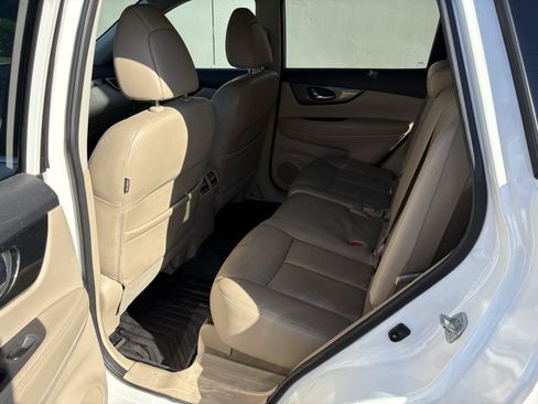 Used 2014 Nissan Rogue SL image 16