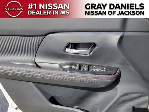 New 2025 Nissan Kicks SR image 9