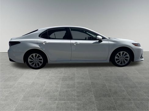 Used 2024 Toyota Camry LE image 7