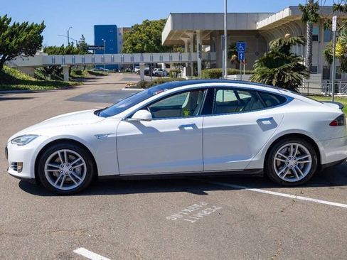 Used 2012 Tesla Model S Signature Performance image 12
