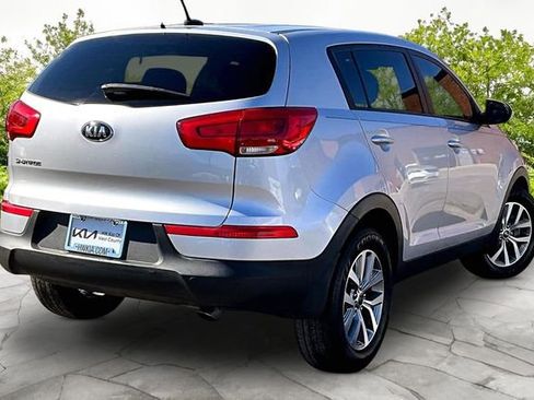 Used 2016 Kia Sportage LX FWD image 2