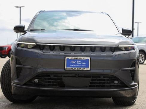 Used 2024 Jeep Wagoneer Launch Edition image 2