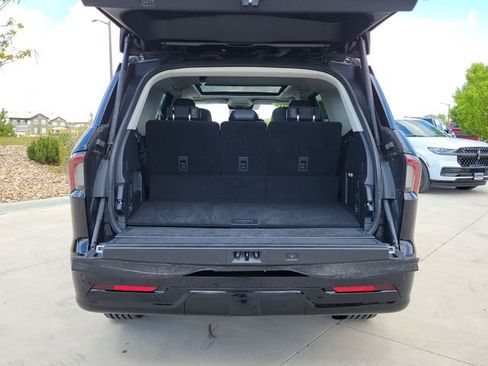 Certified 2025 Lincoln Navigator Reserve AWD/4WD image 12