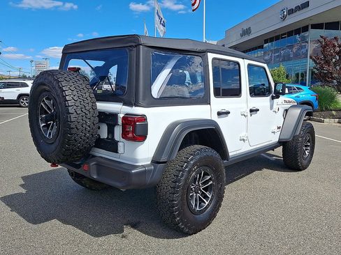 Used 2025 Jeep Wrangler Unlimited Rubicon w/ XTREMEE 35" Tire Package AWD/4WD image 31