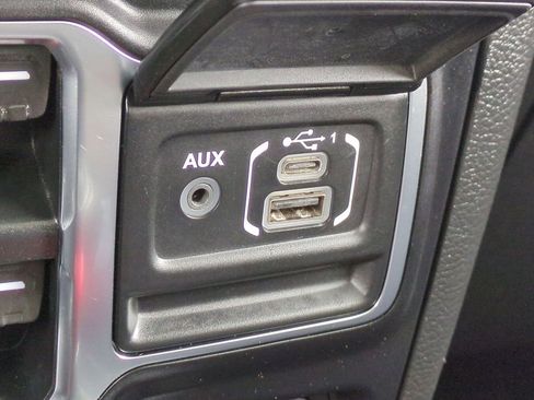 Used 2020 Jeep Wrangler Unlimited Willys image 35