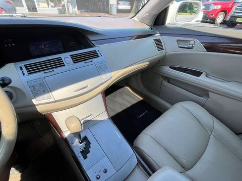 Used 2008 Toyota Avalon XLS FWD image 6
