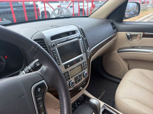 Used 2010 Hyundai Santa Fe Limited w/ Navigation Pkg 4 image 18