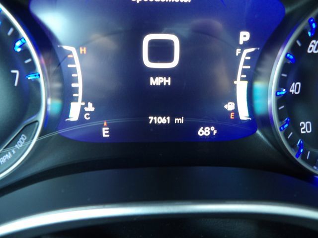 Used 2025 Chrysler Pacifica Select FWD image 23