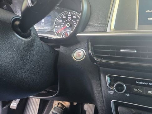 Used 2020 Kia Optima S image 17